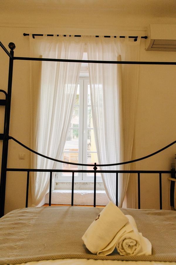 G&B - Hostel And Wines Lisbon Exterior photo